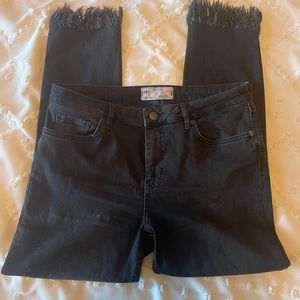 EUC Black distressed free people jeans